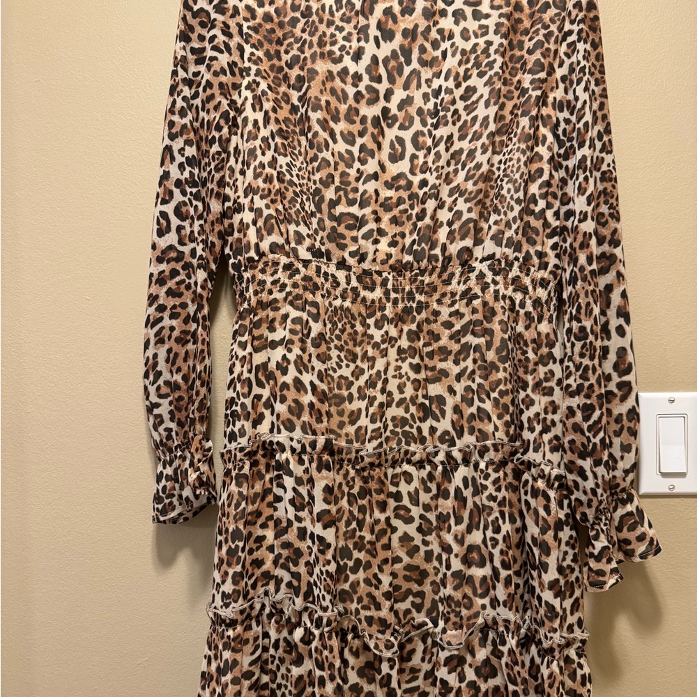 Pretty little animal print ruffled dress with elastic at the waist